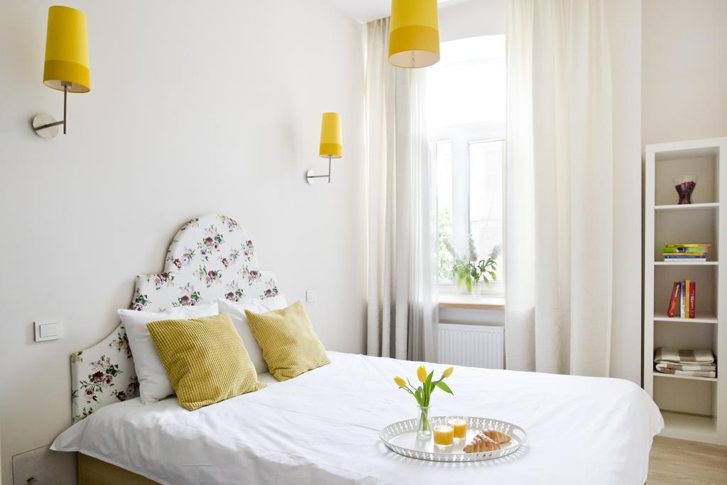 Bright Apartment In Old Town By Urban Rent Vilna Exterior foto